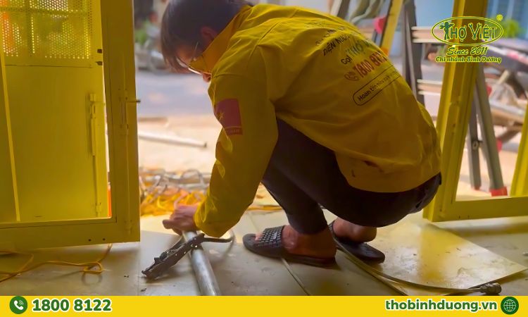 Dịch vụ thay thế phụ kiện cửa sắt, cổng sắt tại Thuận An