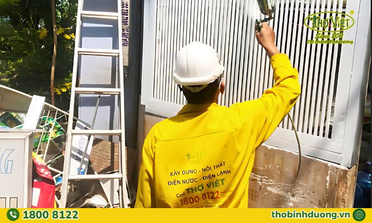 Sơn mới, chống gỉ cửa sắt tại Thuận An