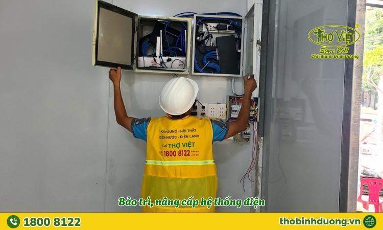 Thợ bảo trì, nâng cấp điện Bình Dương