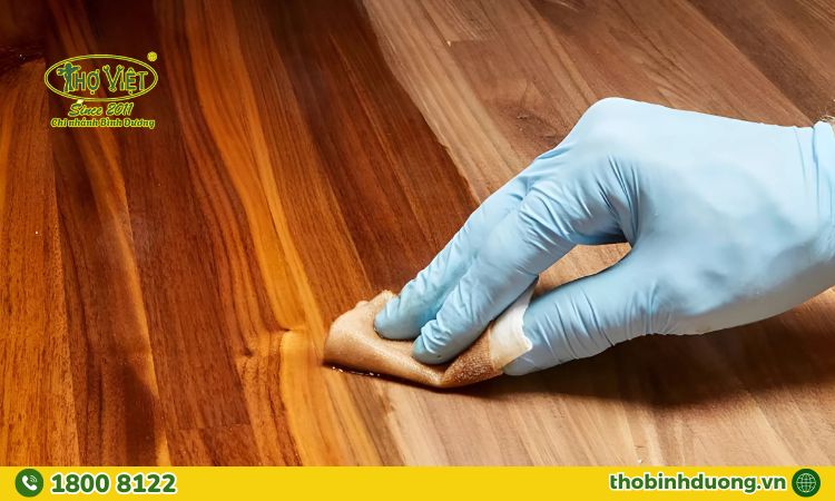 Lý do nên gọi thợ sơn mới cửa gỗ Bình Dương ngay