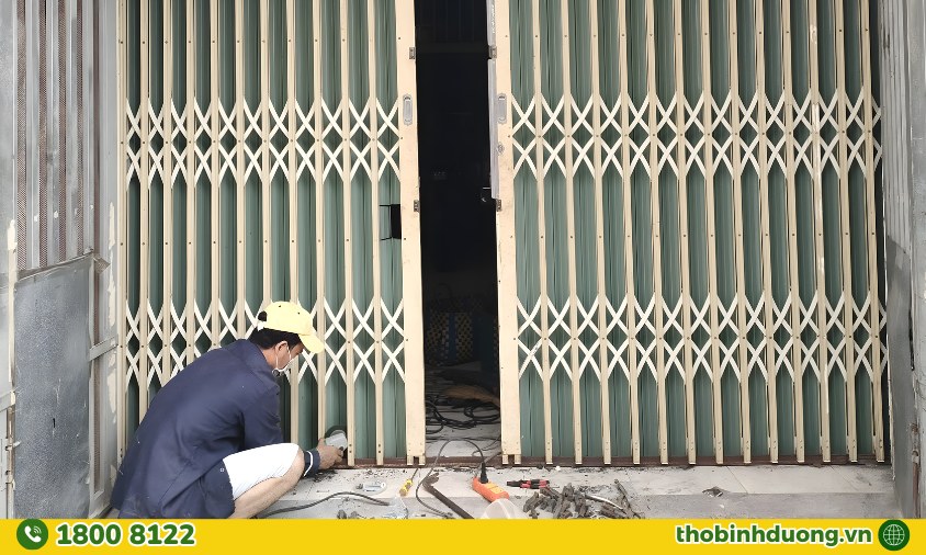 Hạng mục sửa cửa kéo Tân Uyên