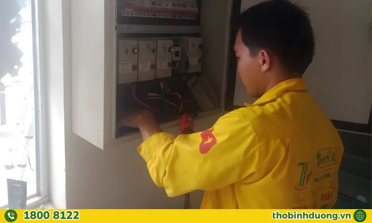 Sửa điện 3 pha phát tiếng rè, có tia lửa điện tại Dĩ An