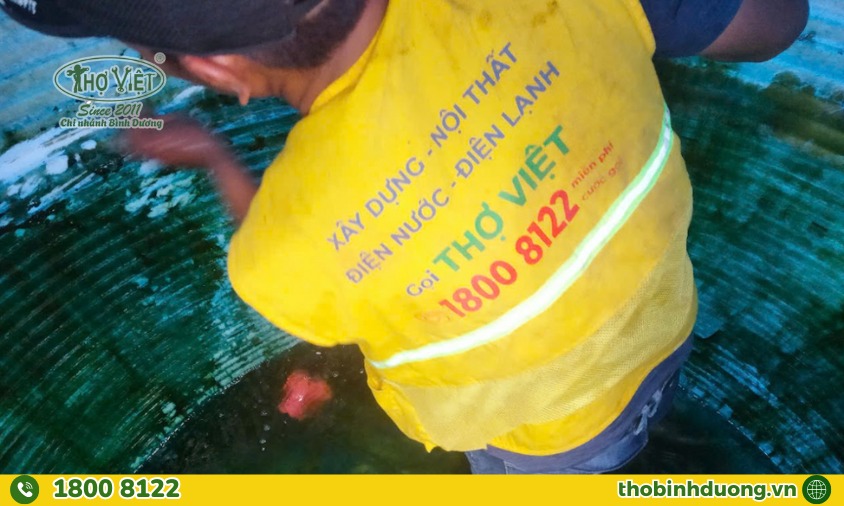 Hạng mục vệ sinh bồn nước inox tại Bình Dương