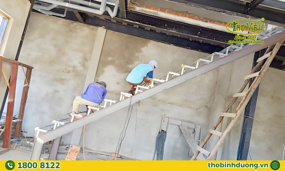 Thợ thi công, lắp đặt và sửa chữa lan can, cầu thang