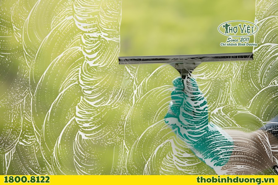 Các khu vực phụ vụ lau kính nhà xưởng