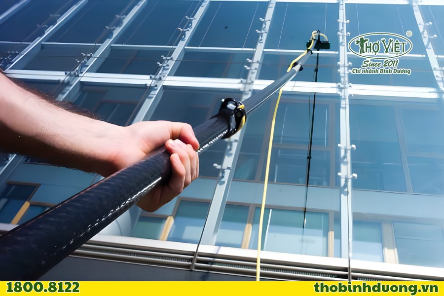 Lau kính tòa nhà bằng cây lau nối dài