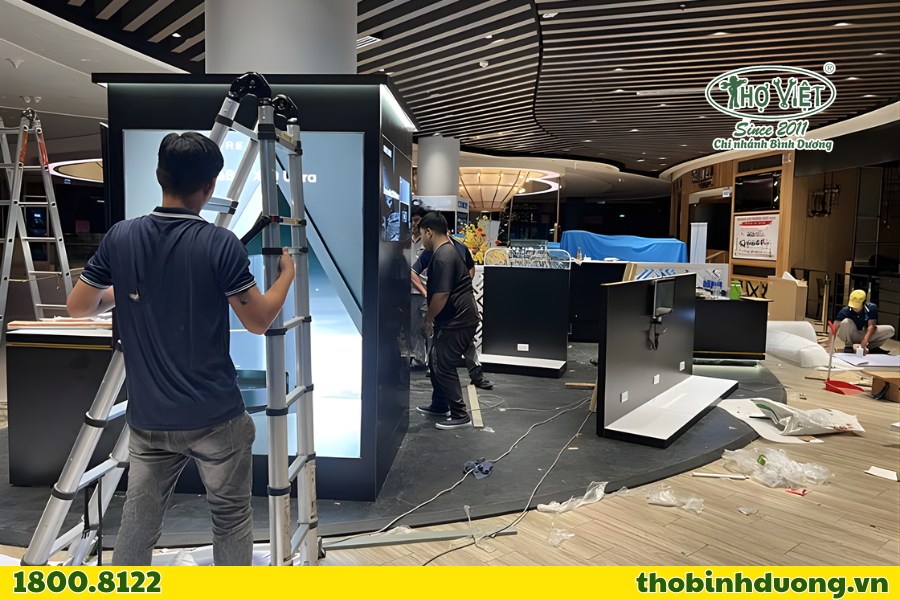 Thi công hạ tầng và nội thất showroom