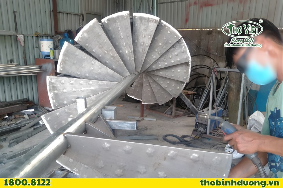 Cầu thang sắt hình xoắn ốc