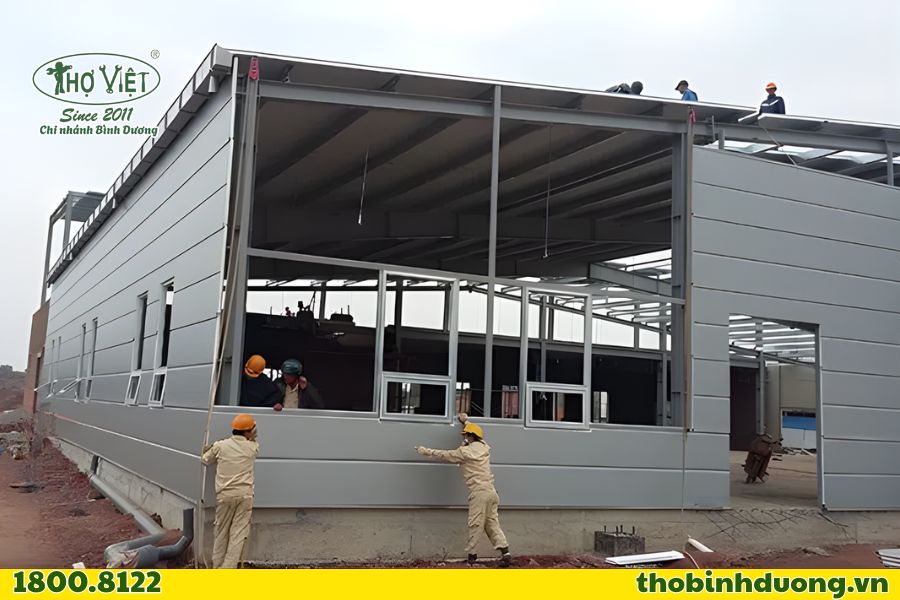 Làm tường bao và mái tôn nhà tiền chế