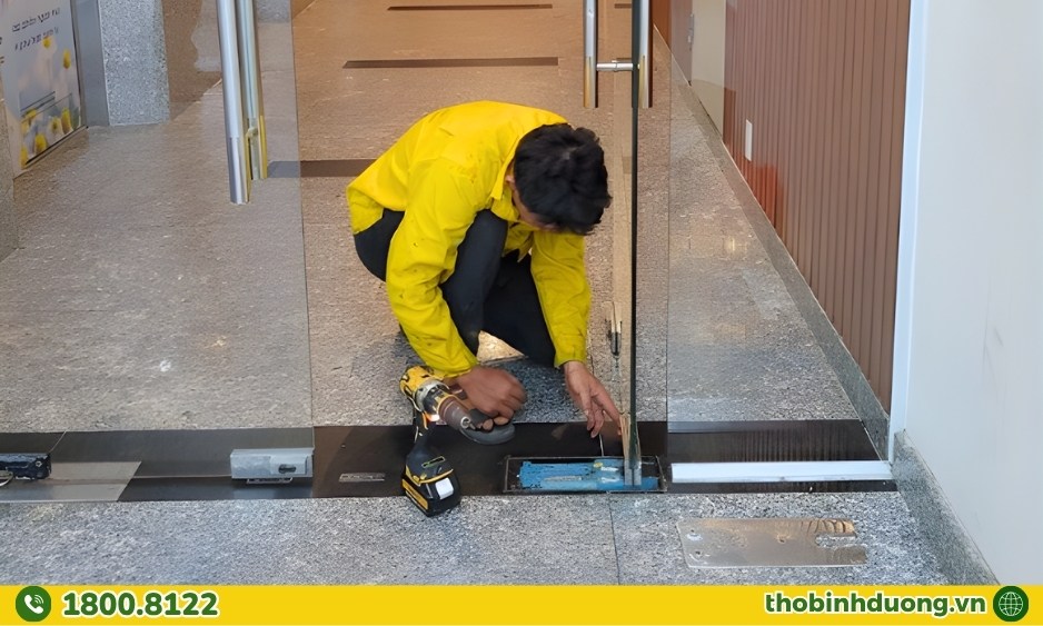 Khu vực dịch vụ sửa cửa kính cường lực