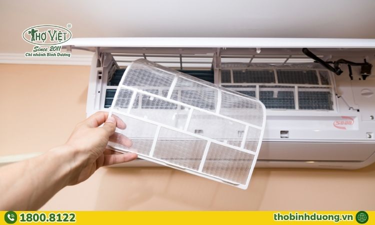 Lắp sai lưới lọc hoặc dàn lạnh sau khi vệ sinh
