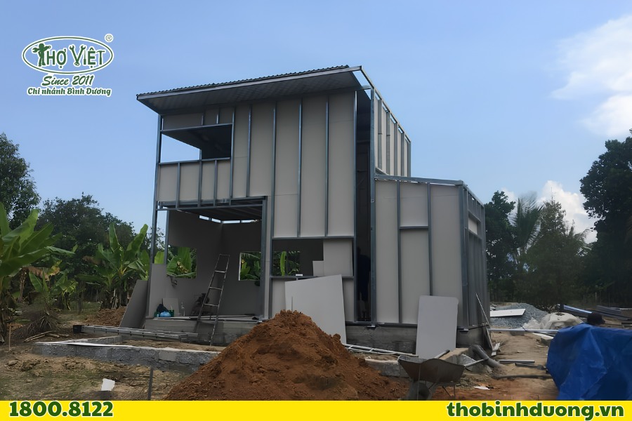 Khu vực thi công nhà tiền chế Phú Lợi
