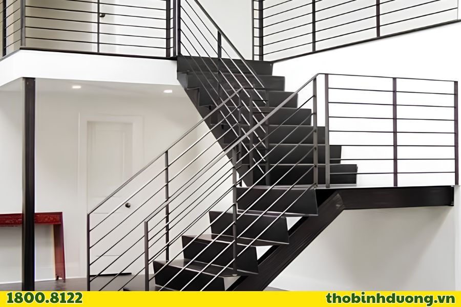 Thi công cầu thang sắt xương cá, cầu thang sắt xoắn ốc